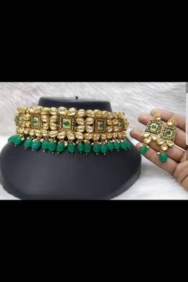Green necklaces 1