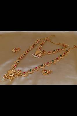 Red necklaces 1