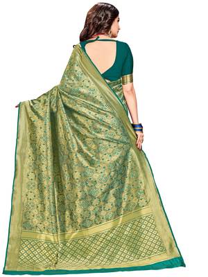Green Woven Silk Saree With Blouse 3