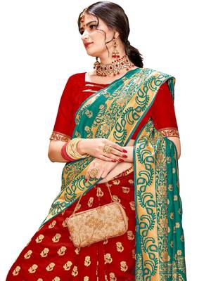 Green woven silk saree with blouse 2