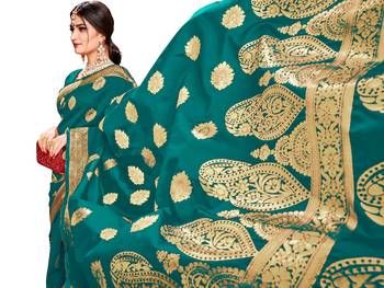 Green woven silk saree with blouse 2