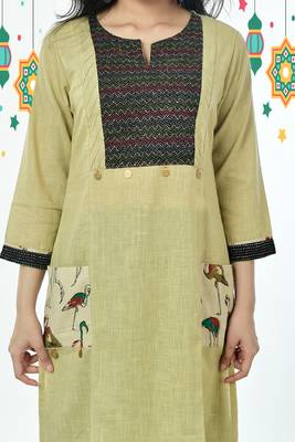 Beige Geometric Pattern Kantha Patch Cotton Kurti With Flamingo Printed Pockets 3