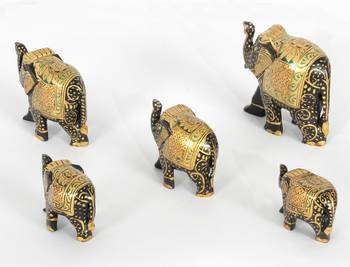 Handcraft Golden Coloured Elephant Statue For Home Decor 1