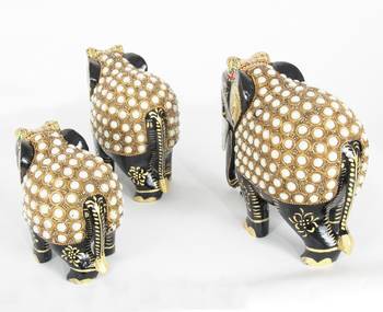 Handcraft Golden Coloured Elephant Statue For Home Decor 1