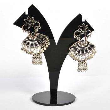 Traditional And Elegant Kundan Earrings For Women And Girls 1