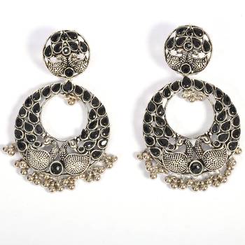 Traditional And Elegant Kundan Earrings For Women And Girls 2