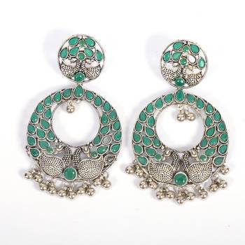 Traditional And Elegant Kundan Earrings For Women And Girls 2