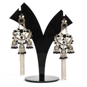 Traditional And Elegant Kundan Earrings For Women And Girls 1