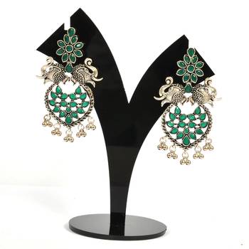 Traditional And Elegant Kundan Earrings For Women And Girls 1