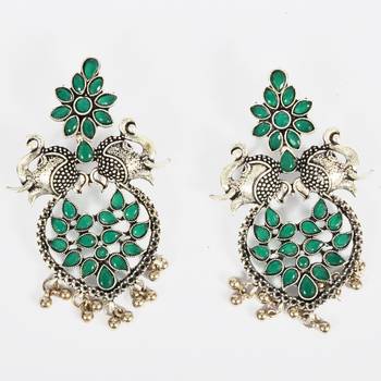 Traditional And Elegant Kundan Earrings For Women And Girls 2