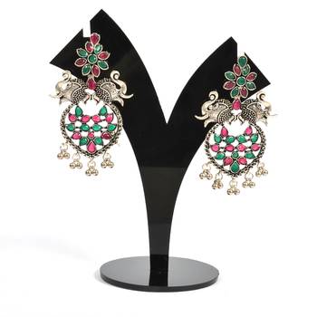 Traditional And Elegant Kundan Earrings For Women And Girls 1