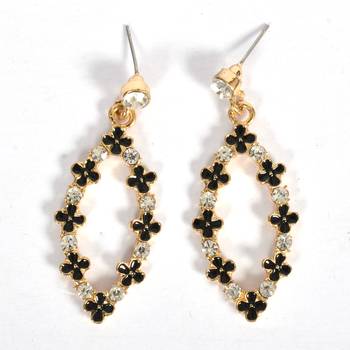 Traditional And Elegant Kundan Earrings For Women And Girls 2
