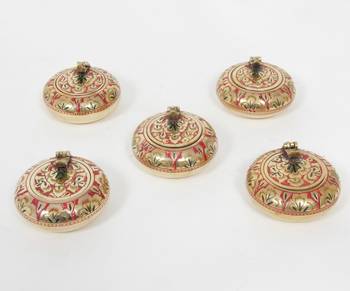 Handcraft Folding Ash Tray Golden Coloured For Home Use 1
