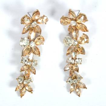 Traditional And Elegant Kundan Earrings For Women And Girls 2