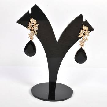 Traditional And Elegant Kundan Earrings For Women And Girls 1