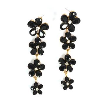 Traditional And Elegant Kundan Earrings For Women And Girls 2