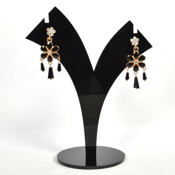 Traditional And Elegant Kundan Earrings For Women And Girls 1