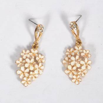 Traditional And Elegant Kundan Earrings For Women And Girls 2
