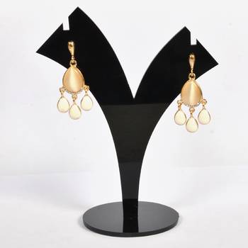 Traditional And Elegant Kundan Earrings For Women And Girls 1