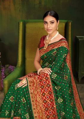 Green woven silk saree with blouse 2