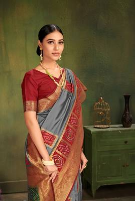 Grey woven silk saree with blouse 2