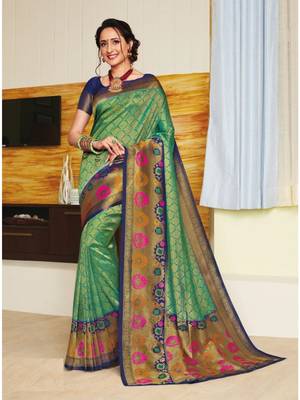 Green Hand Woven Silk Blend Saree With Blouse 1