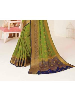 Green Woven Art Silk Saree With Blouse 3
