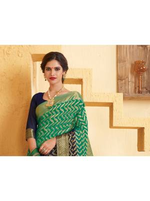 Green Woven Chiffon Saree With Blouse 2