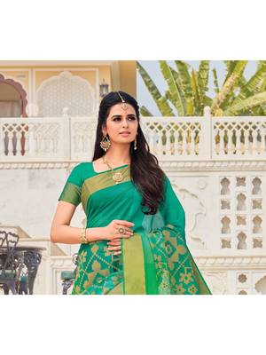 Green Woven Silk Blend Saree With Blouse 2