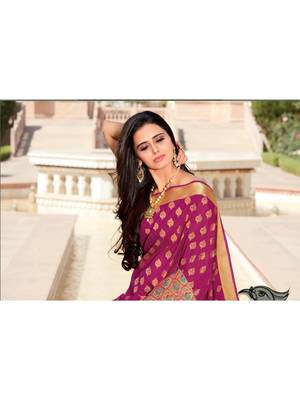 Magenta Woven Silk Blend Saree With Blouse 2