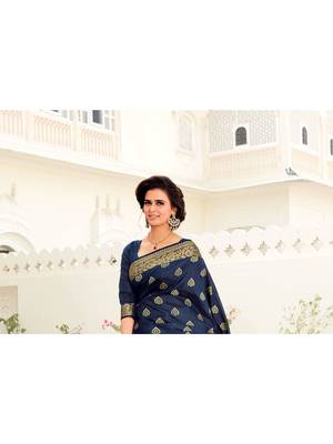 Green Woven Silk Blend Saree With Blouse 2