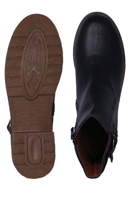 Women Black slip on  Boots 5