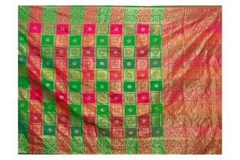 Green Woven Silk Blend Saree With Blouse 5
