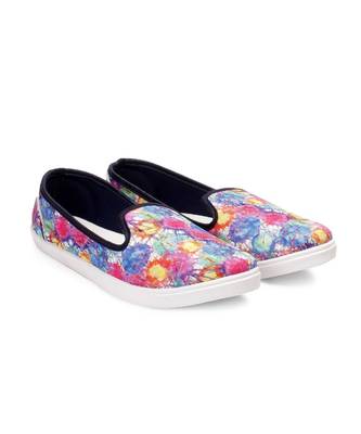 Women Multi Canvas Slip-On Sneakers 4