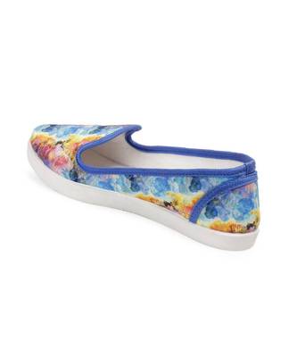 Women Multi Canvas Slip-On Sneakers 7