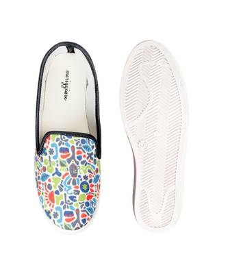 Women Multi Canvas Slip-On Sneakers 6