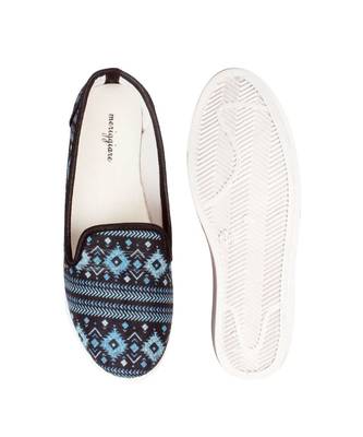 Women Multi Canvas Slip-On Sneakers 6