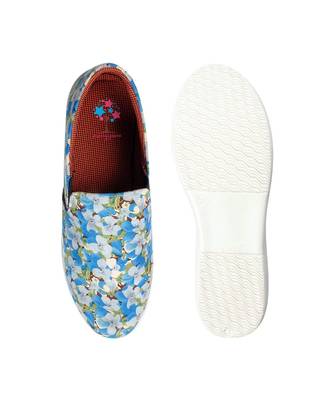 Women Blue Canvas Slip-On Sneakers 6