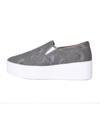 Women Grey Canvas Slip-On Sneakers 3