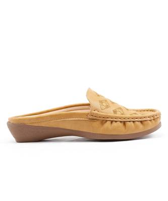Women Synthetic Leather Slip-On Loafers -Beige 4