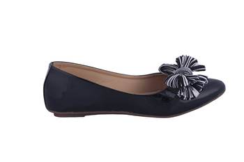 Women Black slip on  Bellies 2