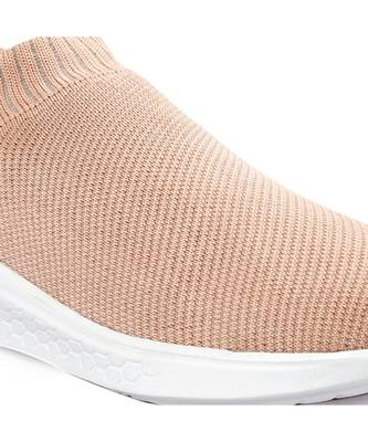 Women Flyknit Peach Sports Shoes Sneakers 2