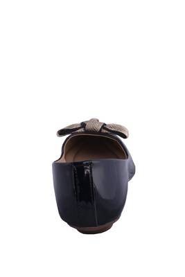 Women Black slip on  Bellies 4