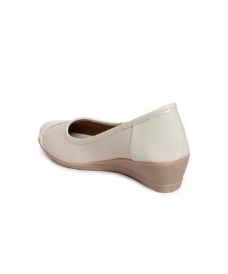 Women Cream Pumps Wedge 7