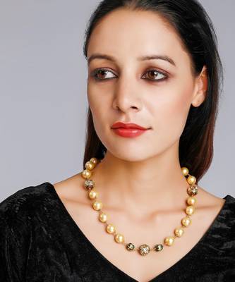 Golden Neckpiece 1