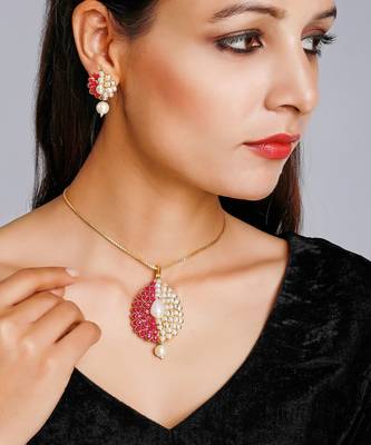 Patchi Kundan Pendant And Earrings 1