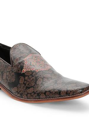 Men Ethnic Black And Gold Loafers Shoes 5