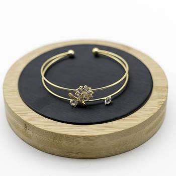 White bangles-and-bracelets 1