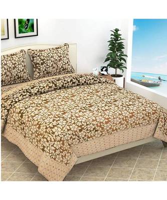 Premium quality soft touch chenille Jacquard woven heavy double bedsheet with two pillow covers. 1