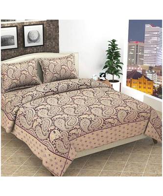 Premium quality soft touch chenille Jacquard woven heavy double bedsheet with two pillow covers. 1
